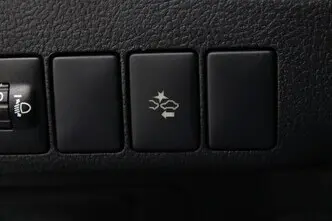 Toyota Auris, 1.8, 73 kW, гибрид, автомат, передний привод