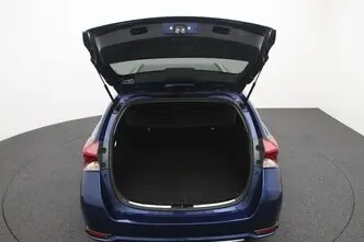 Toyota Auris, 1.8, 73 kW, гибрид, автомат, передний привод