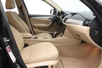 BMW X1, 2.0, 135 kW, petrol, automatic, front-wheel drive