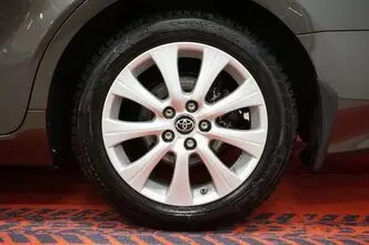 Toyota Camry, 2.5, 131 kW, hübriid, automaat, esivedu