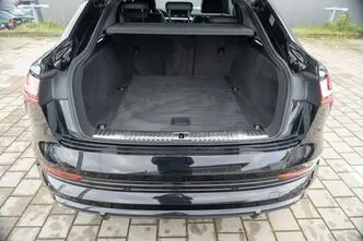 Audi e-tron, 370 kW, elekter, automaat, nelikvedu