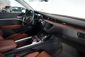 Audi e-tron, 158 kW, electric, automatic, four-wheel drive