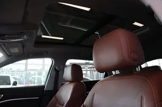 Audi e-tron, 158 kW, electric, automatic, four-wheel drive