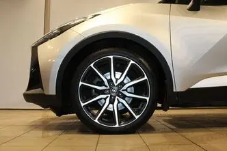 Toyota C-HR, 2.0, 112 kW, hybrid, automatic, four-wheel drive
