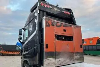 Volvo FH 16 750 6x4, 551 kW, дизель, автомат