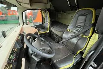 Volvo FH 16 750 6x4, 551 kW, дизель, автомат