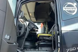 Volvo FH 16 750 6x4, 551 kW, дизель, автомат