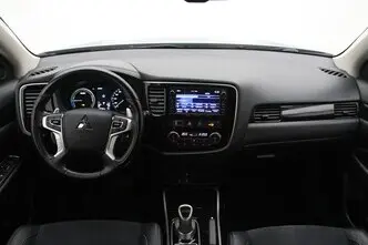 Mitsubishi Outlander, 2.0, 89 kW, plug-in hybrid, automatic, four-wheel drive
