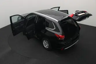 Mitsubishi Outlander, 2.0, 89 kW, plug-in hybrid, automatic, four-wheel drive