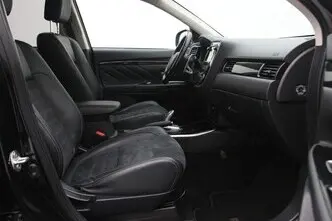 Mitsubishi Outlander, 2.0, 89 kW, plug-in hybrid, automatic, four-wheel drive