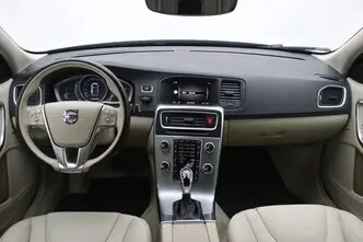 Volvo V60 Cross Country, 2.4, 140 kW, diesel, automatic, four-wheel drive