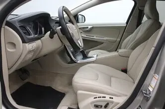 Volvo V60 Cross Country, 2.4, 140 kW, diesel, automatic, four-wheel drive