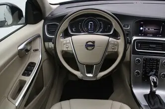 Volvo V60 Cross Country, 2.4, 140 kW, diesel, automatic, four-wheel drive