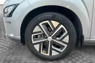 Hyundai Kona, 100 kW, electric, automatic, front-wheel drive