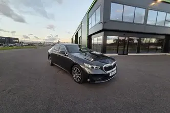 BMW i5, 250 kW, elekter, automaat, tagavedu