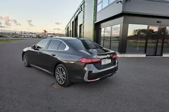 BMW i5, 250 kW, elekter, automaat, tagavedu