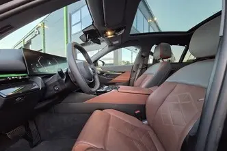 BMW i5, 250 kW, elekter, automaat, tagavedu