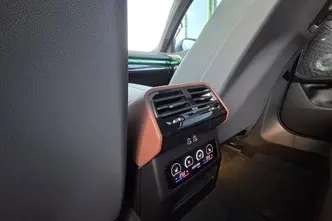 BMW i5, 250 kW, elekter, automaat, tagavedu