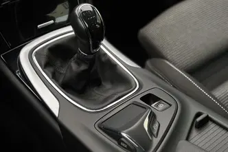 Opel Insignia, 2.0, 143.1 kW, diesel, manual, front-wheel drive