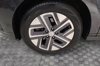 Hyundai Kona, electric, automatic, front-wheel drive