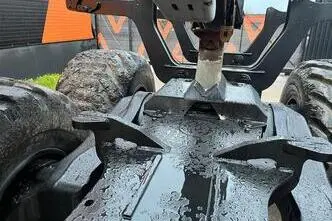 Komatsu 895 8x8, 210 kW, diisel, automaat