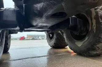 Komatsu 895 8x8, 210 kW, diisel, automaat