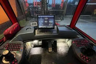 Komatsu 895 8x8, 210 kW, diisel, automaat