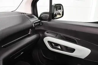 Citroën Berlingo, bensiin, manuaal, esivedu