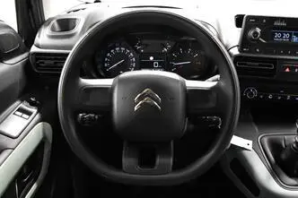 Citroën Berlingo, bensiin, manuaal, esivedu