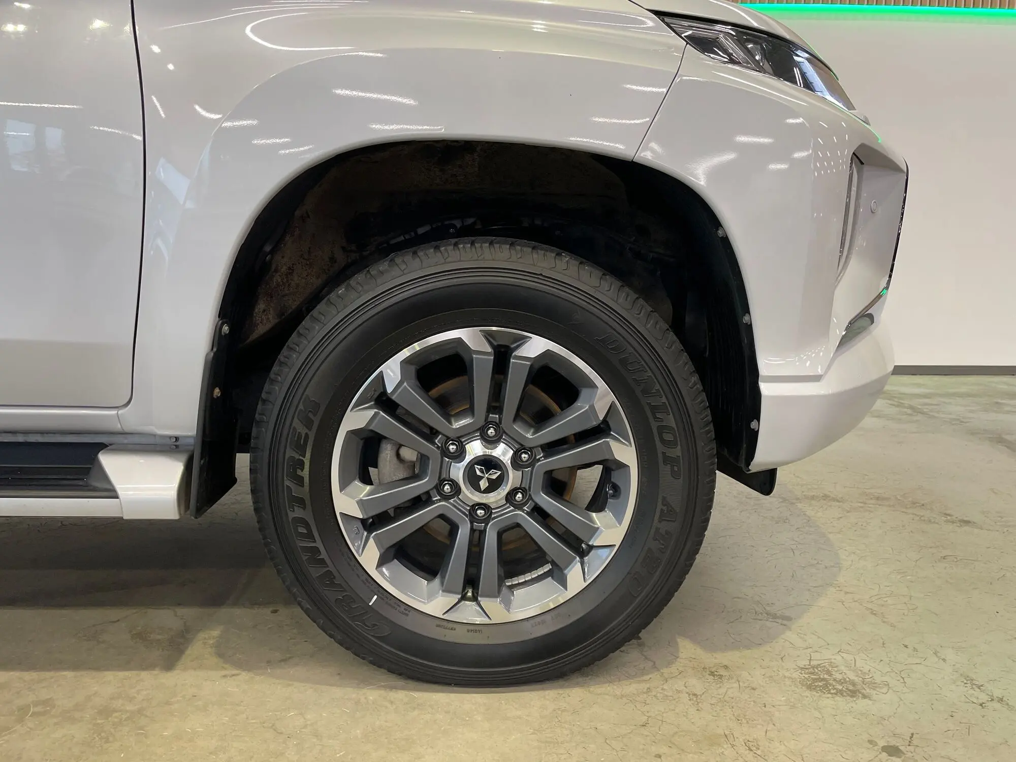 Mitsubishi L200, 2.3, 110 kW, дизель, автомат, полный привод