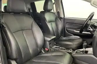 Mitsubishi L200, 2.3, 110 kW, дизель, автомат, полный привод