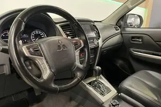 Mitsubishi L200, 2.3, 110 kW, дизель, автомат, полный привод