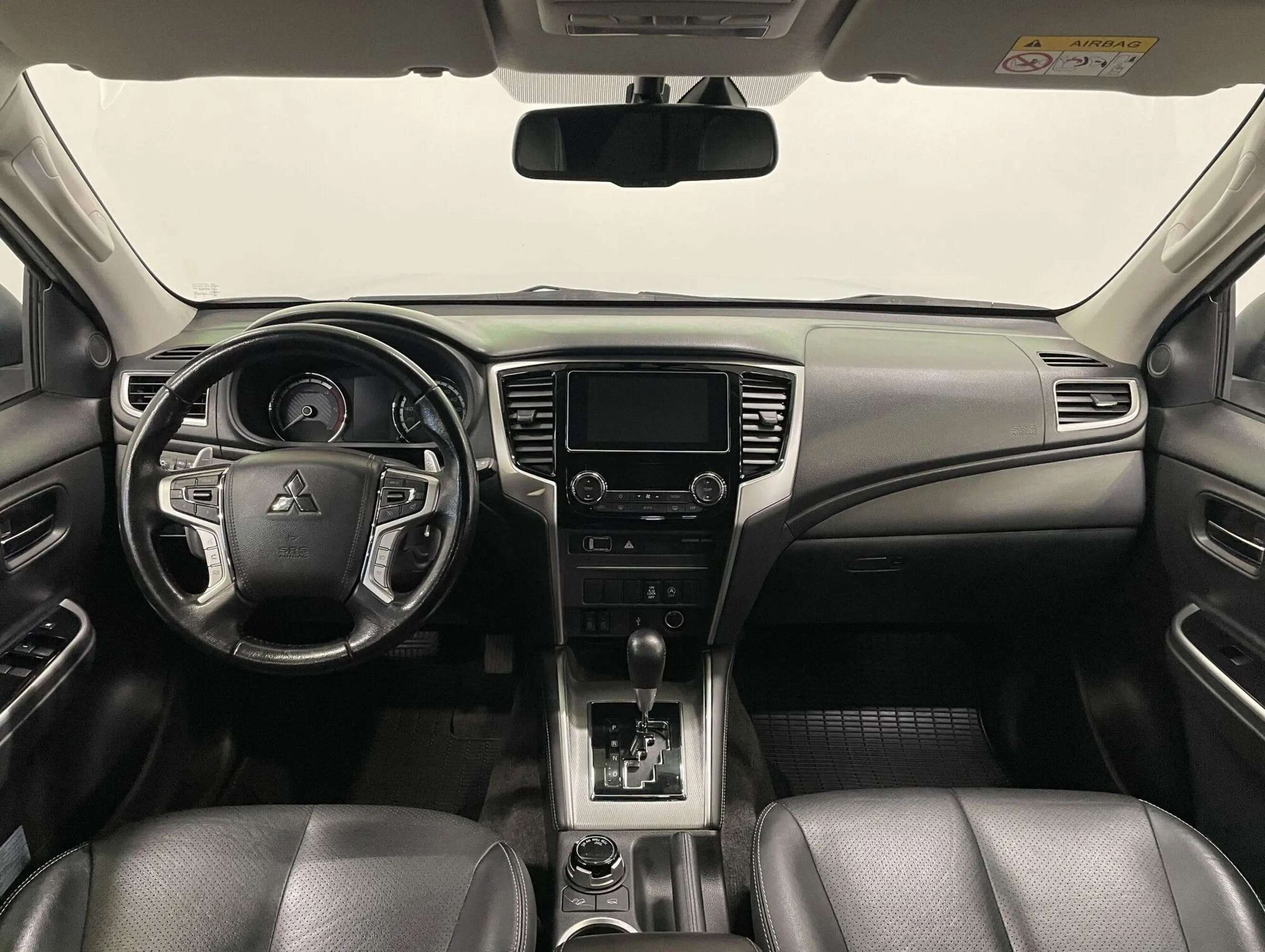 Mitsubishi L200, 2.3, 110 kW, дизель, автомат, полный привод