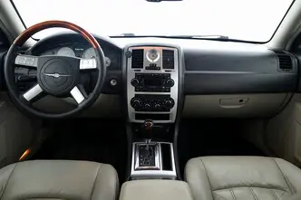 Chrysler 300C, 3.0, 160 kW, diisel, automaat, tagavedu