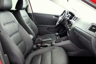 Volkswagen Jetta, 2.5, 125 kW, bensiin, manuaal, esivedu