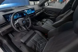BMW 520, 2.0, 145 kW, hibrīds, automātiskā, pilnpiedziņa