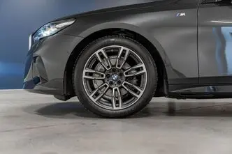 BMW 520, 2.0, 145 kW, hibrīds, automātiskā, pilnpiedziņa