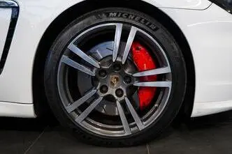 Porsche Panamera, 4.8, 324 kW, бензин, автомат, полный привод