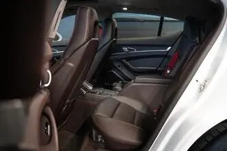 Porsche Panamera, 4.8, 324 kW, бензин, автомат, полный привод