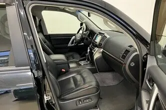 Toyota Land Cruiser, 4.5, 200 kW, дизель, автомат, полный привод