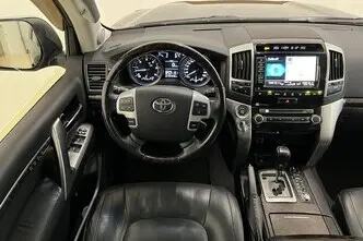 Toyota Land Cruiser, 4.5, 200 kW, дизель, автомат, полный привод