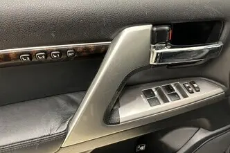 Toyota Land Cruiser, 4.5, 200 kW, дизель, автомат, полный привод