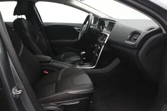 Volvo V40, 2.0, 90 kW, bensiin, manuaal, esivedu