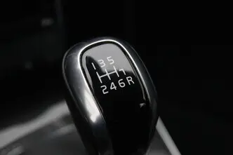 Volvo V40, 2.0, 90 kW, bensiin, manuaal, esivedu