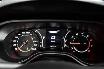 Fiat Tipo, bensiin, manuaal, esivedu