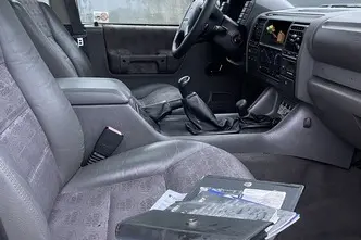 Land Rover Discovery, 2.5, 101 kW, dīzelis, manuālā, pilnpiedziņa