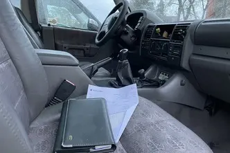 Land Rover Discovery, 2.5, 101 kW, dīzelis, manuālā, pilnpiedziņa