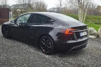 Tesla Model 3, 153 kW, elekter, automaat, nelikvedu