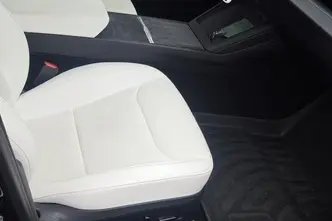 Tesla Model 3, 153 kW, elekter, automaat, nelikvedu