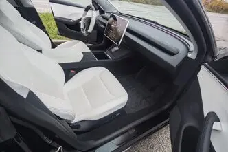 Tesla Model 3, 153 kW, elekter, automaat, nelikvedu